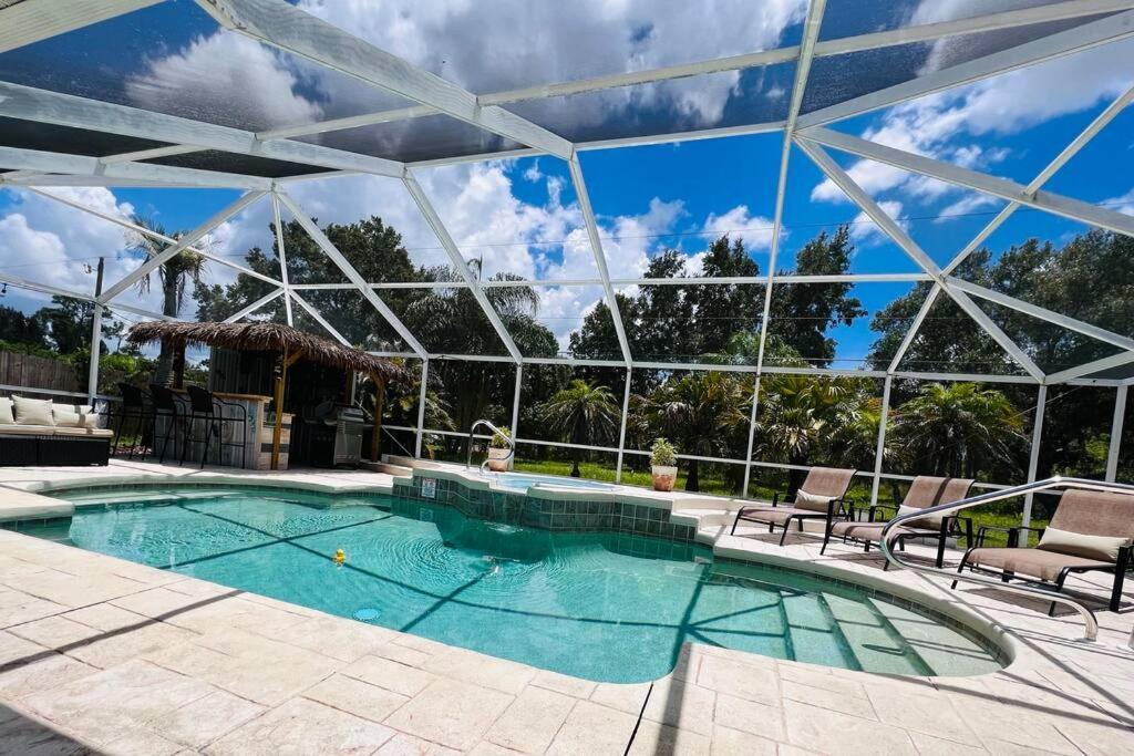 Peachland Getaway With Pool And Tiki Bar Villa Port Charlotte Exterior photo